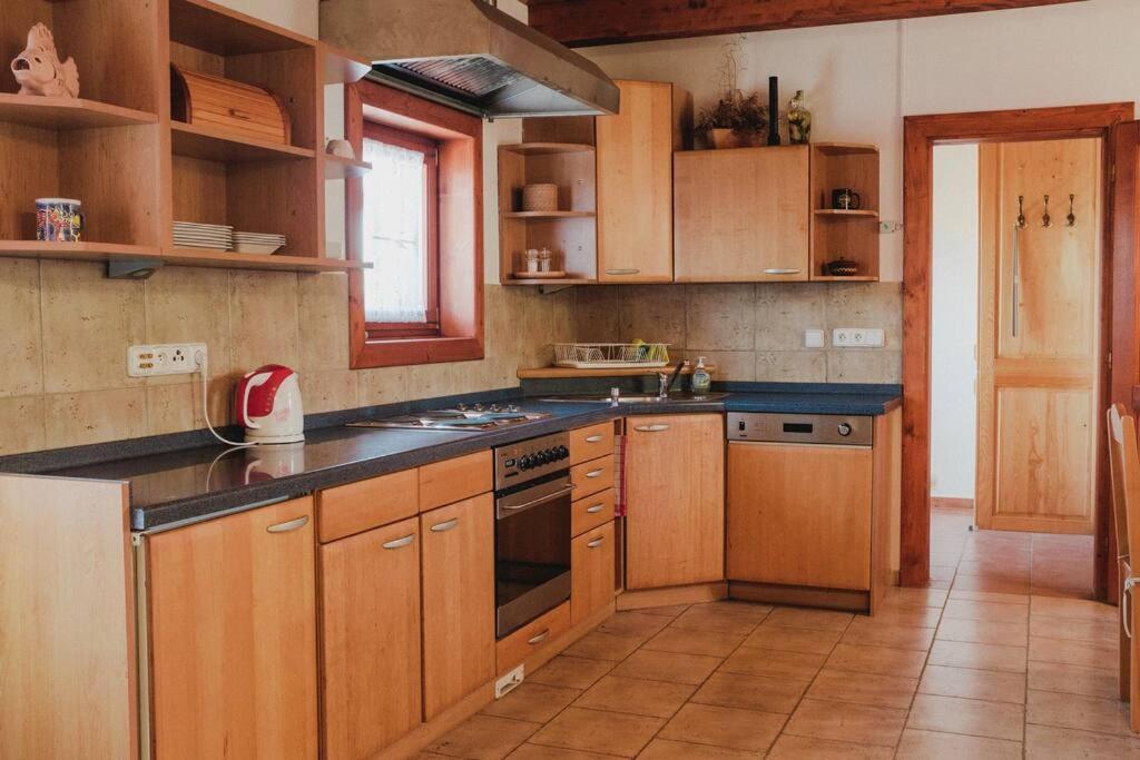 Krasny Srub Na Jihu Brna Villa Zelesice Exterior foto